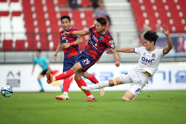 Góc chuyên gia soi kèo Gimcheon Sangmu vs FC Anyang - 17h00 ngày 22/06 2 Màn thư hùng kịch tính Gimcheon Sangmu vs FC Anyang